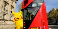 ¡Pikachu la lía en los buses de Londres!